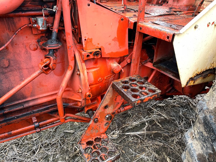 #105-•-case-1030-comfort-king-diesel-tractor-with-duals-image-12