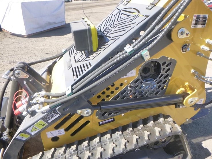 sdlanch-sdll60-skid-steer-track-loader-image-14