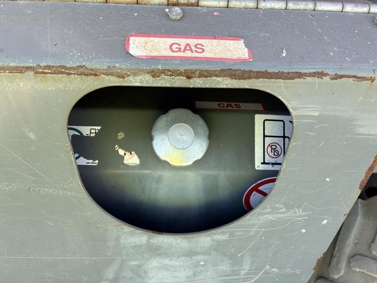 2018-skyjack-sj6826rt-image-8