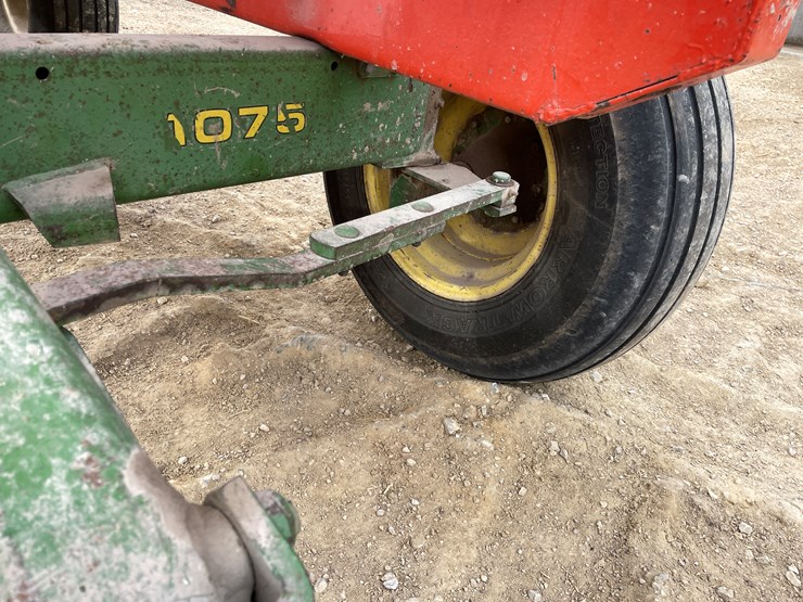 john-deere-1075-image-15