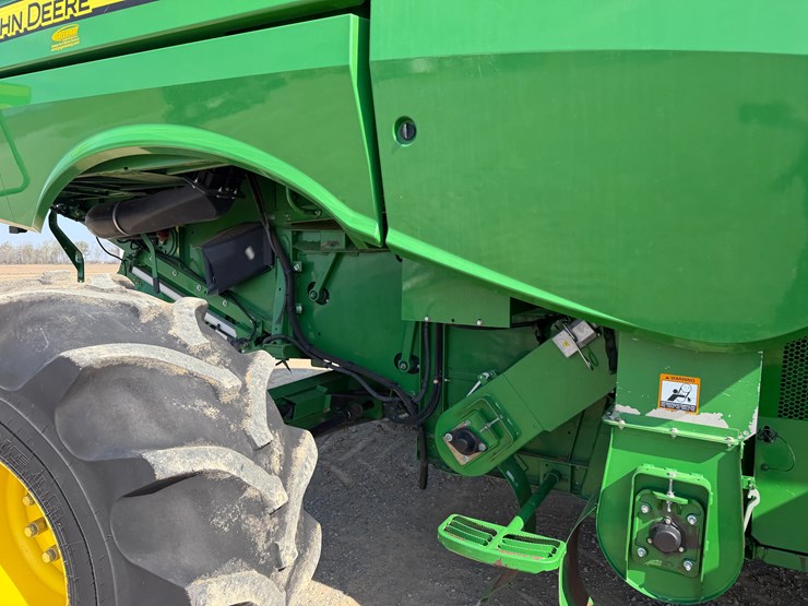2014-john-deere-s670-image-49