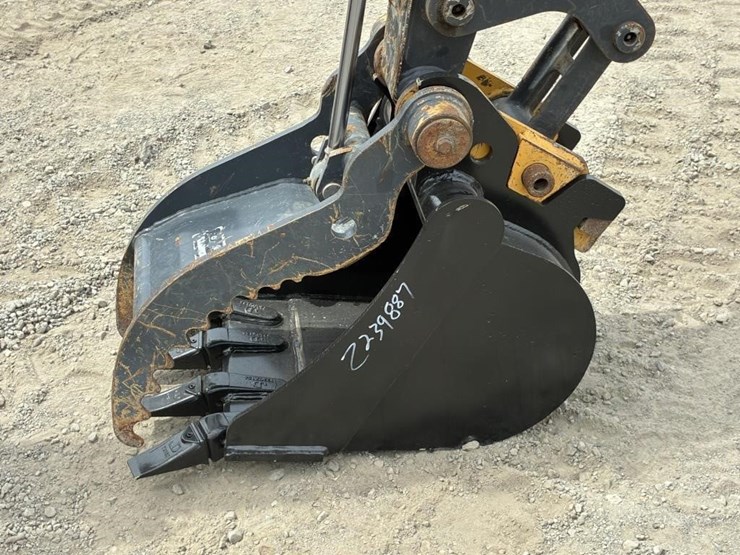 2023-deere-30g-image-8