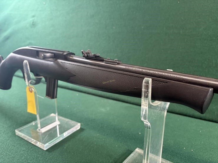 mossberg-int'l-702-plinkster-22lr-rifle-image-5