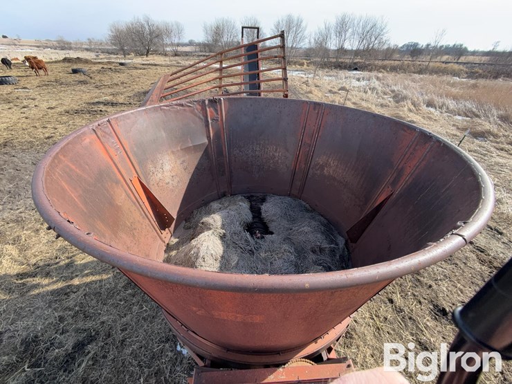 farmhand-900a-tub-grinder-image-18