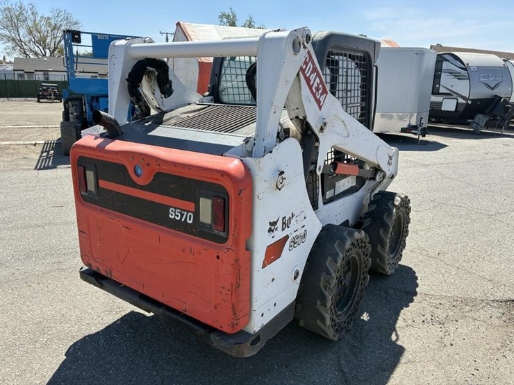 2018-bobcat-s570-image-3