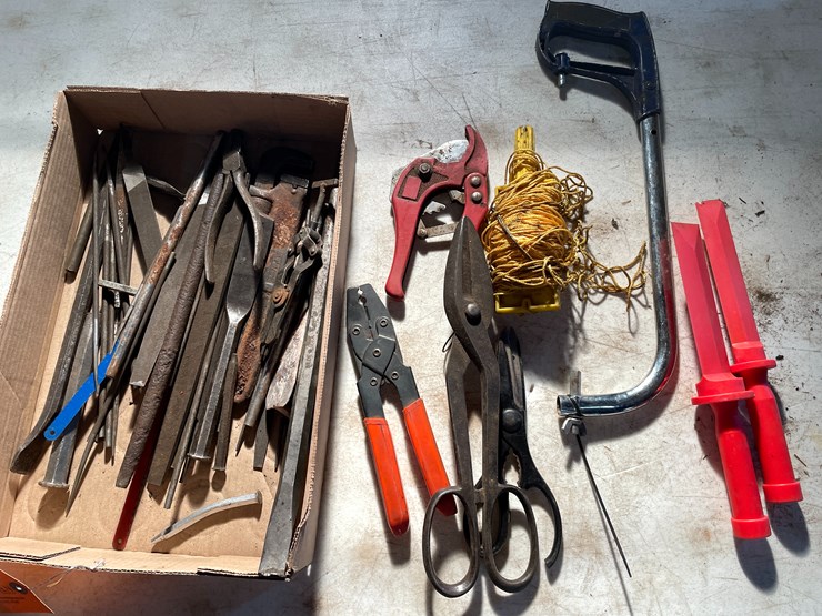 #2525-•-vinyl-chisels,-punches,-and-more-image-2