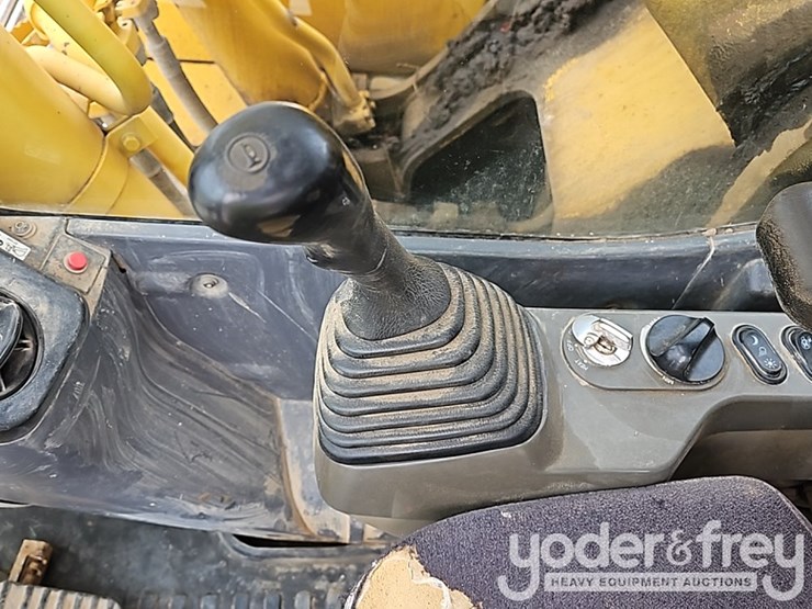 2016-komatsu-pc210-lc-11-image-34