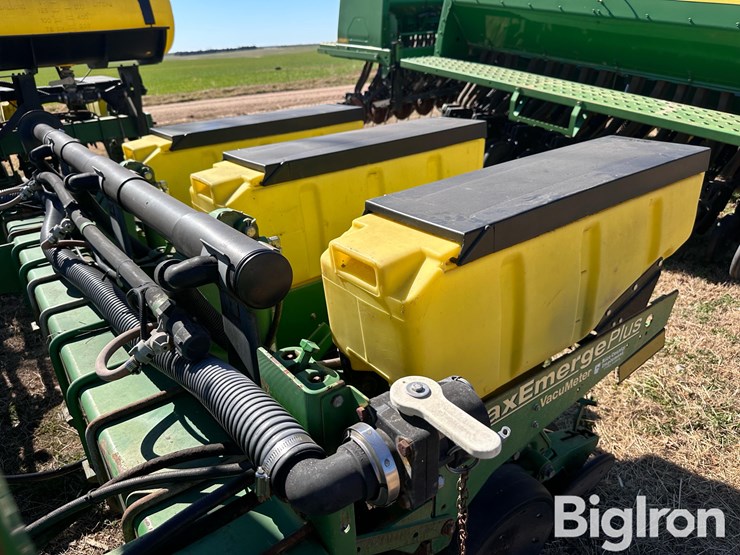 2000-john-deere-1770-image-12