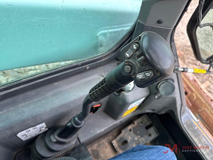 2021-bobcat-t66-image-16