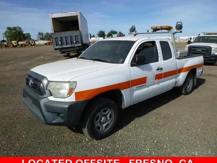 2013-toyota-tacoma-image-1