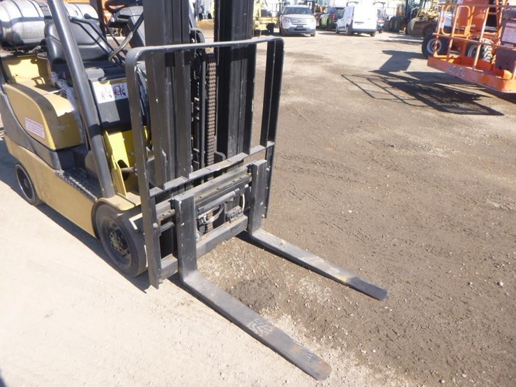 yale-glc30-forklift-image-10