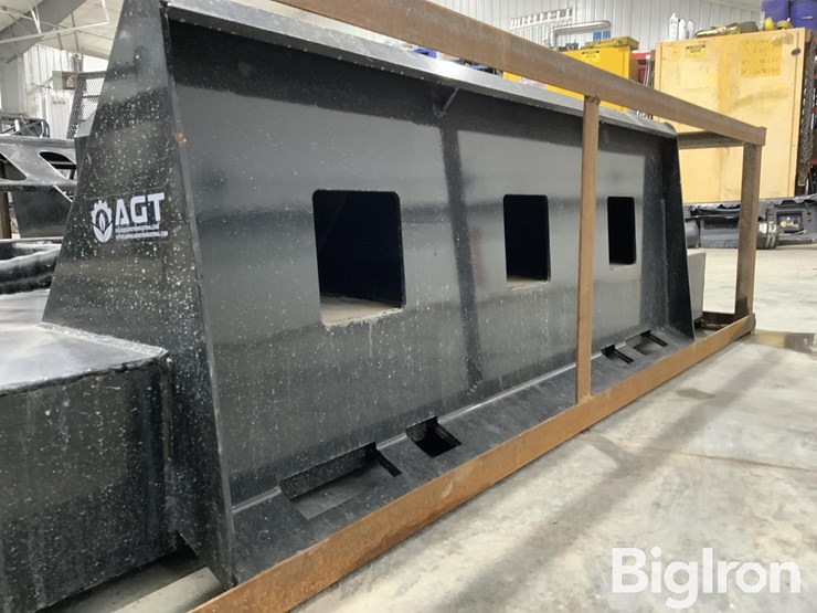 2025-massey-ferguson-730-image-10