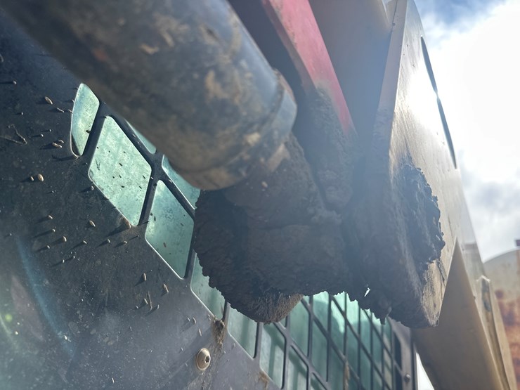 2017-caterpillar-239d-image-16