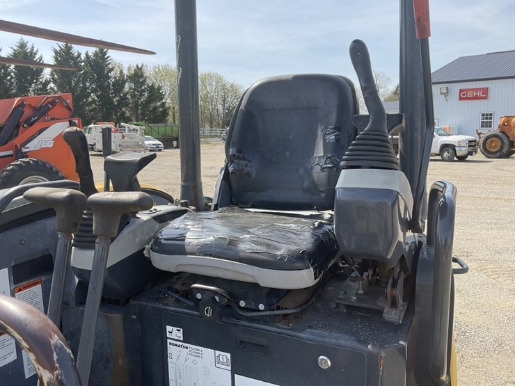 komatsu-pc27mr-image-8