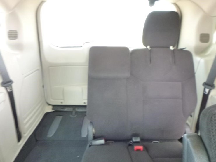 2014-dodge-grand-caravan-image-10