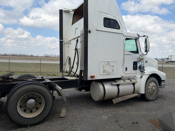 2002-international-9200i-image-3