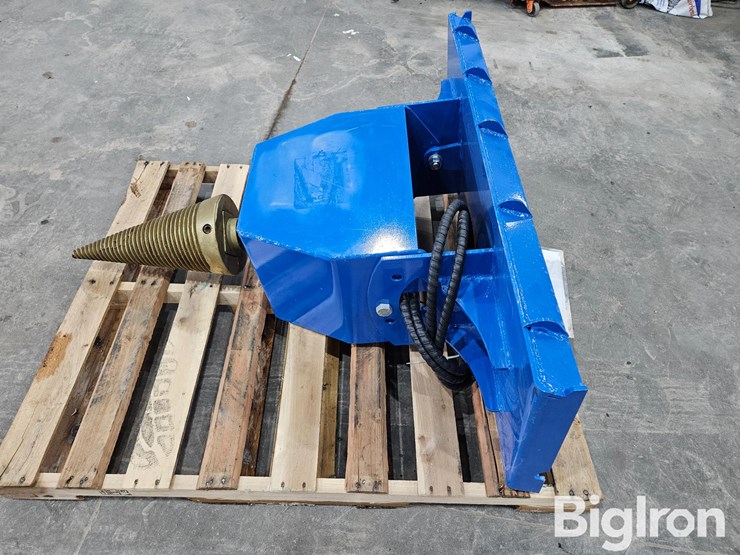 2025-massey-ferguson-730-image-8