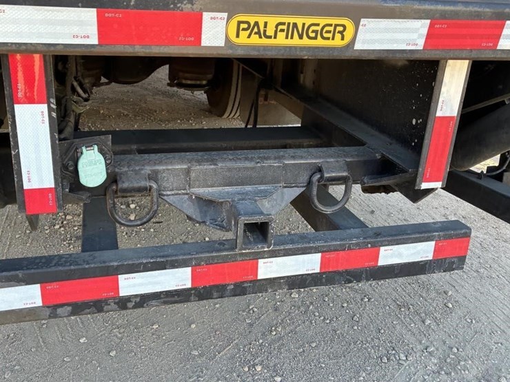 2013-ford-f650-xlt-image-6