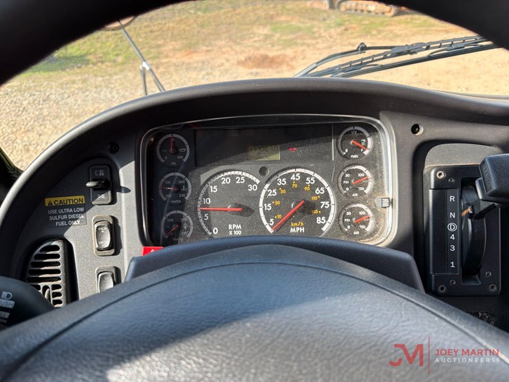 2008-thomas-saf-t-liner-c2-image-19