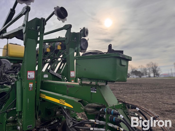 2014-john-deere-1790-ccs-image-14