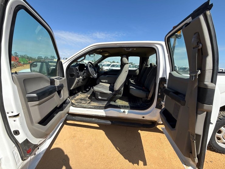 2018-ford-f150-xl-image-11