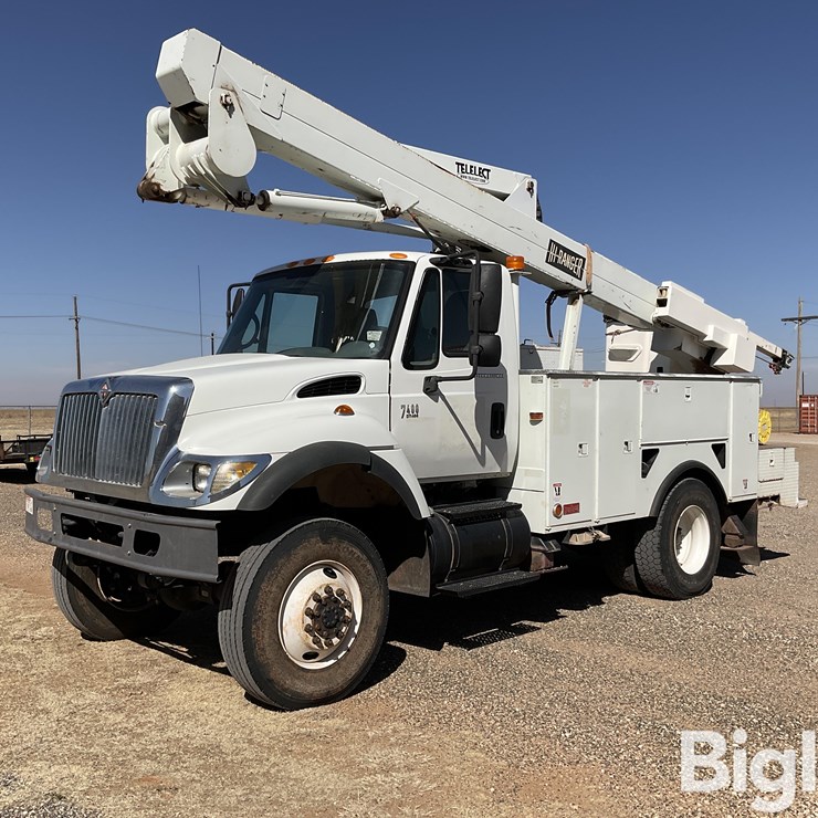 2003 INTERNATIONAL 7400