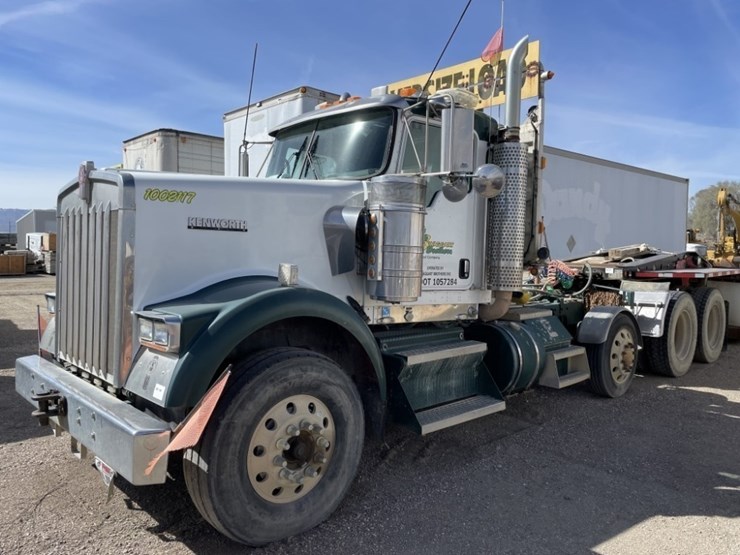 2007-kenworth-w900b-image-1