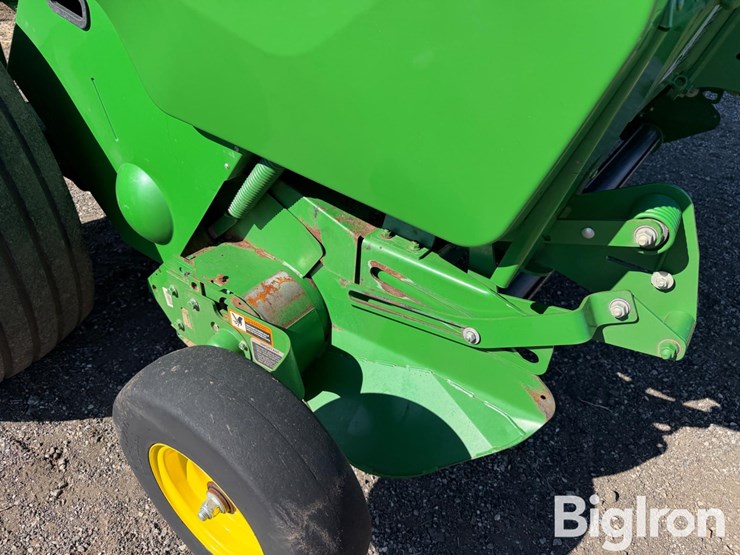 2022-john-deere-560m-image-17