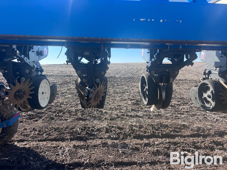 2005-kinze-3600-image-15