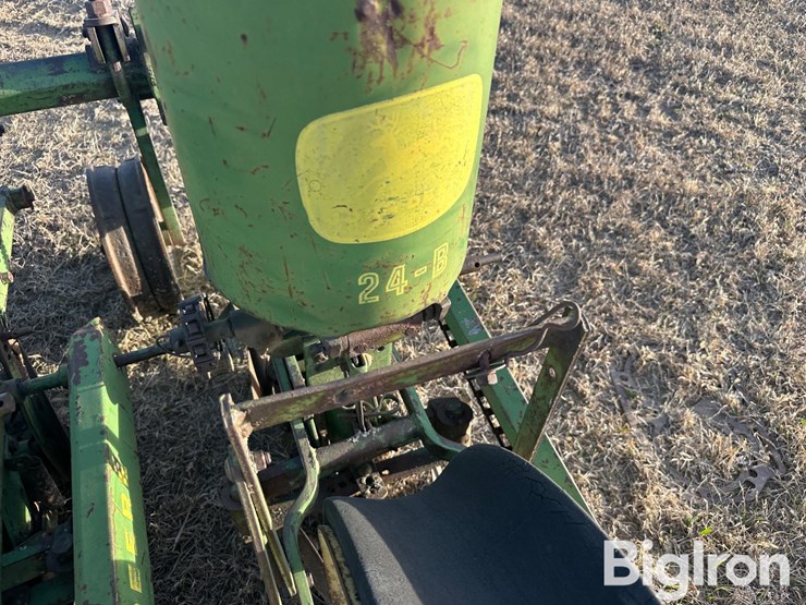 john-deere-24-image-19