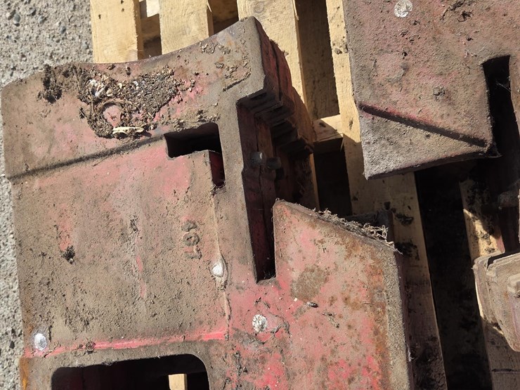 international-front-tractor-weights-image-11