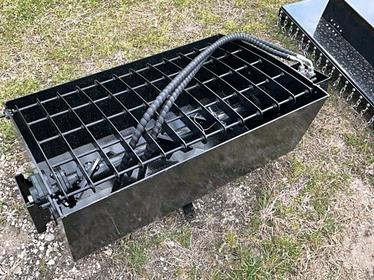 mini-skid-steer-hopper-image-1