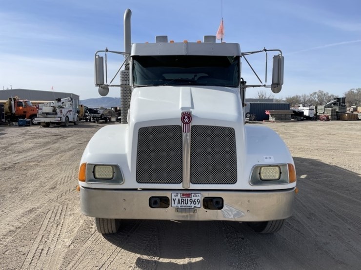 2006-kenworth-t300-image-8