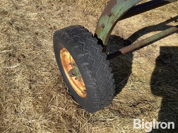 john-deere-lr2-pull-type-side-delivery-rake-image-16