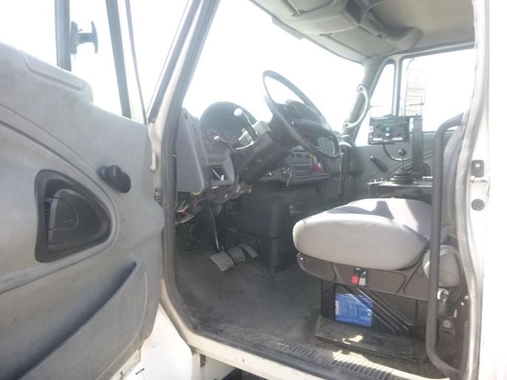 2004-international-7400-image-9