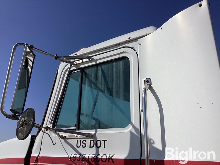 1990-mack-ch613-image-13