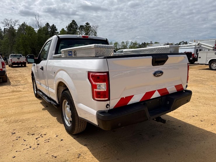 2019-ford-f150-xl-image-3