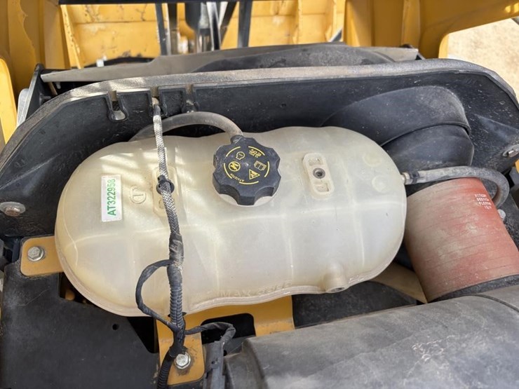 2019-deere-210lep-image-41