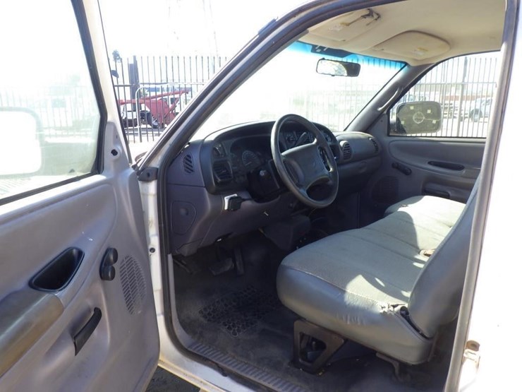 2001-dodge-ram-3500-image-5