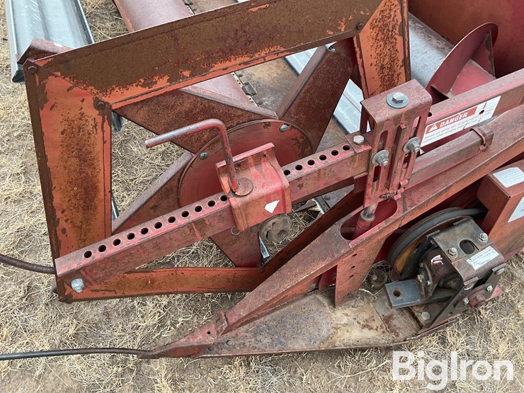 international-810-image-11