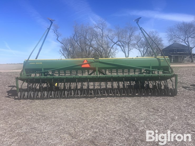 john-deere-520-image-6