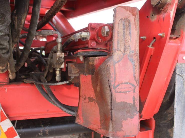 #1064-•-2009-morris-mfg-pro-ag-auto-align-bale-runner-16k-image-47