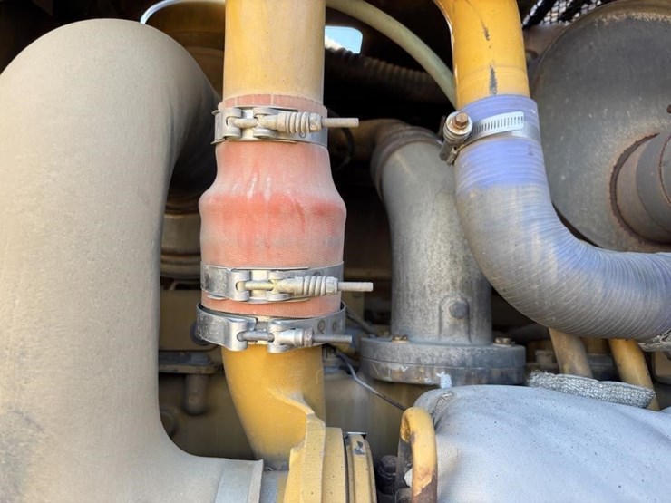 2006-caterpillar-143h-image-82