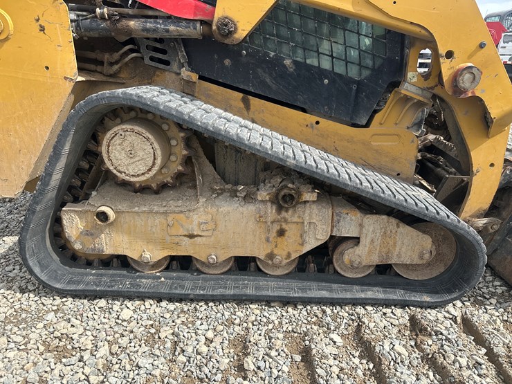2017-caterpillar-239d-image-55