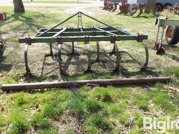 john-deere-100-image-6