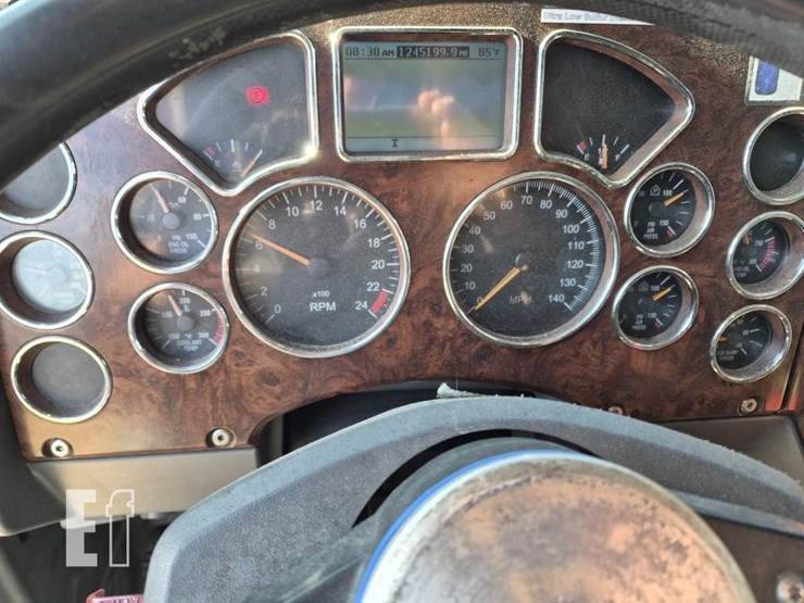 2012-mack-pinnacle-cxu613-image-19