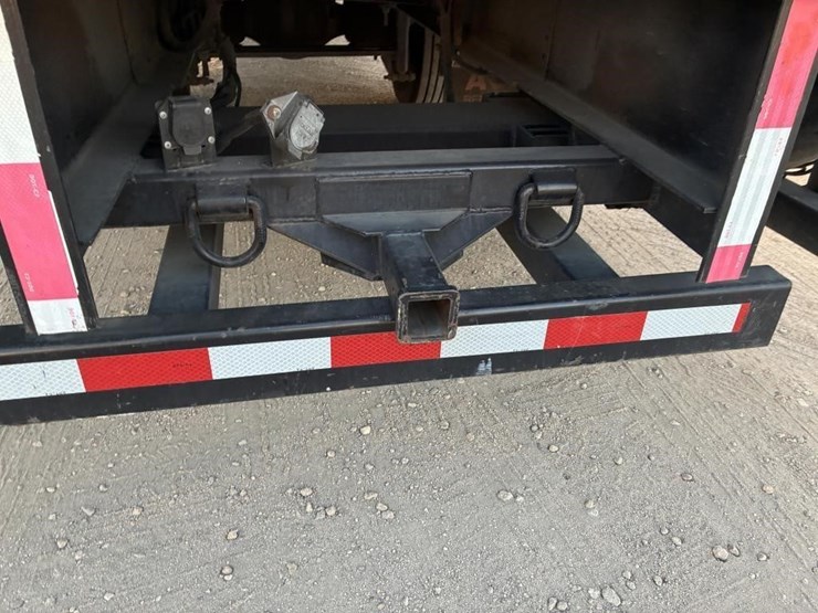 2016-ford-f650-xlt-image-6