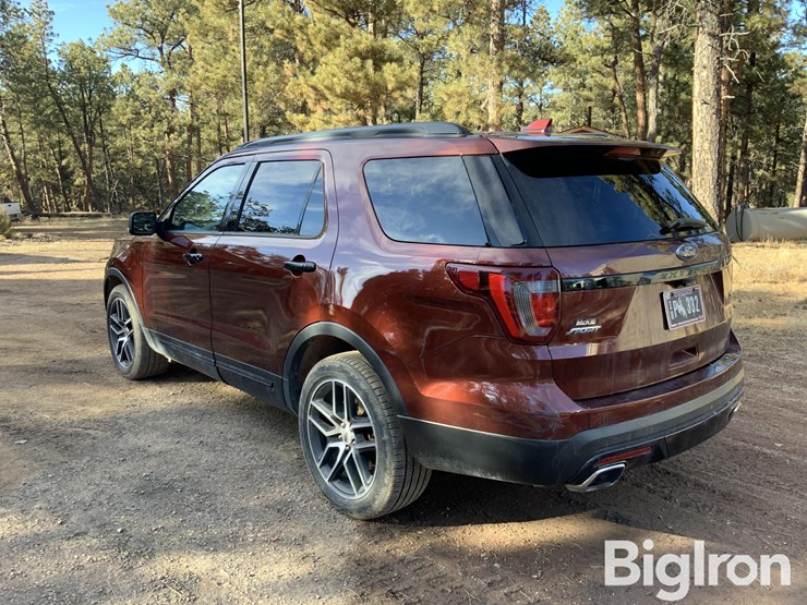 2016-ford-explorer-image-7