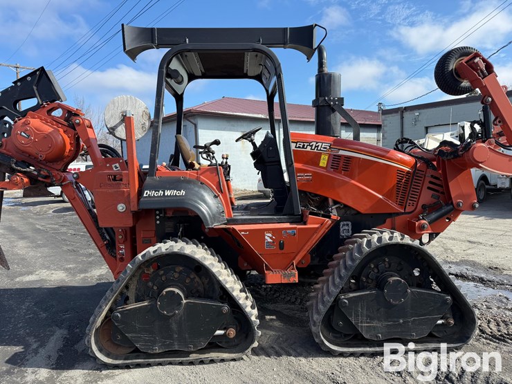 2012-ditch-witch-rt115-quad-image-17