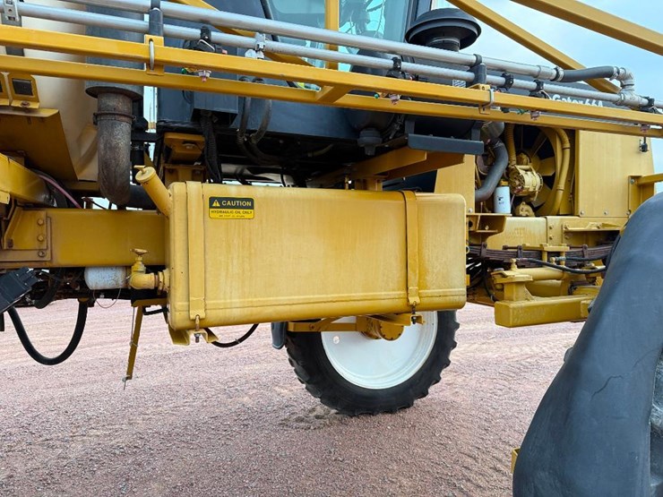 ag-chem-rogator-664-image-11